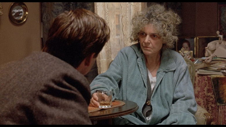 кадр из фильма Готова на всё