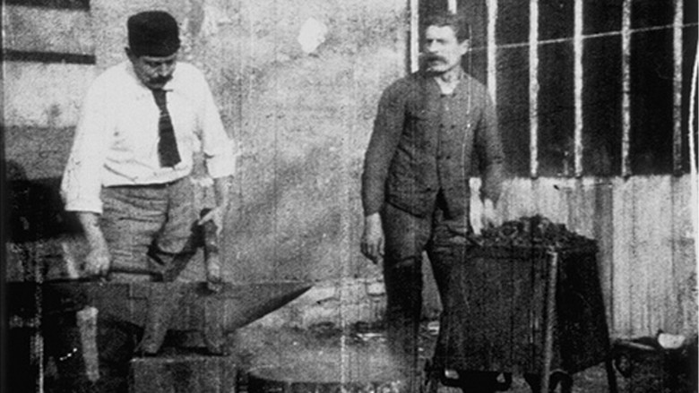 кадр из фильма Les forgerons