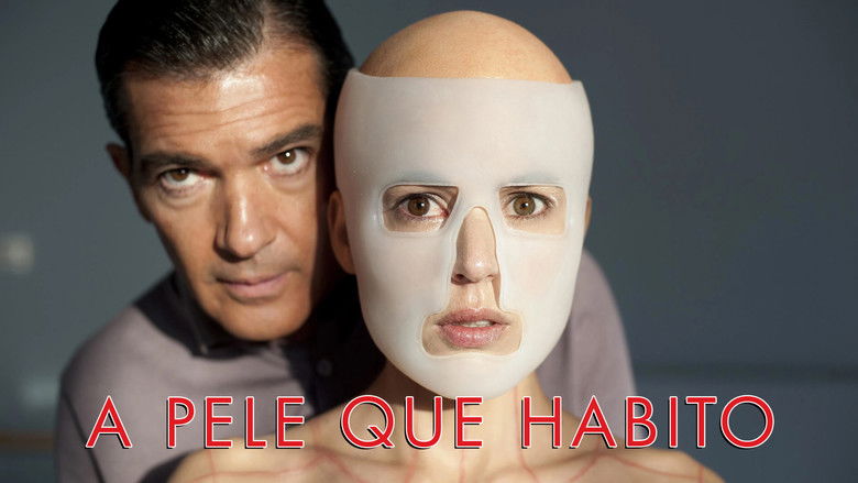 кадр из фильма Кожа, в которой я живу