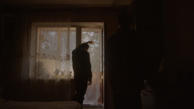 кадр из фильма Надто Близько