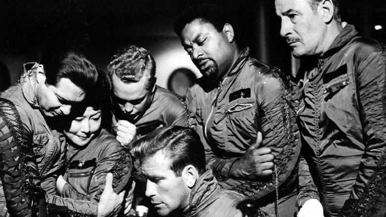 кадр из фильма 12 to the Moon