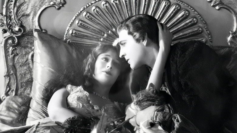 кадр из фильма When a Man Loves