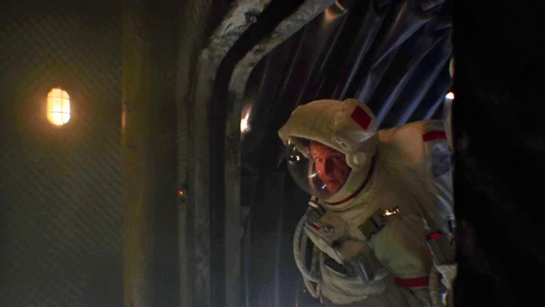 кадр из фильма Темная сторона Луны