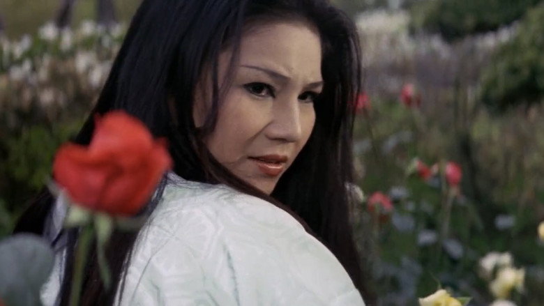 кадр из фильма Цветок и змея