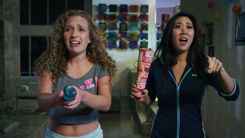 кадр из фильма Студентка и зомбяк-укурыш