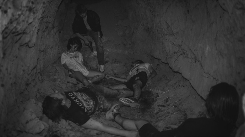 кадр из фильма DUŽNOST?