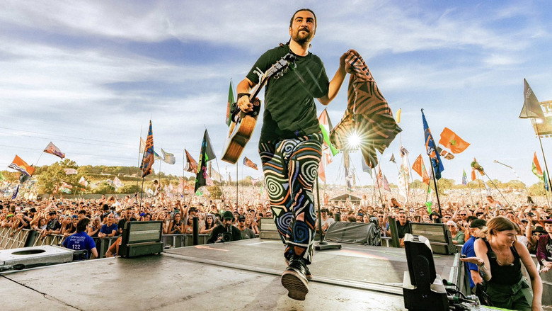 кадр из фильма Noah Kahan Live at Glastonbury