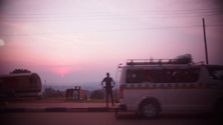 кадр из фильма Pipeline - PFA Pensions oliespor gennem Uganda