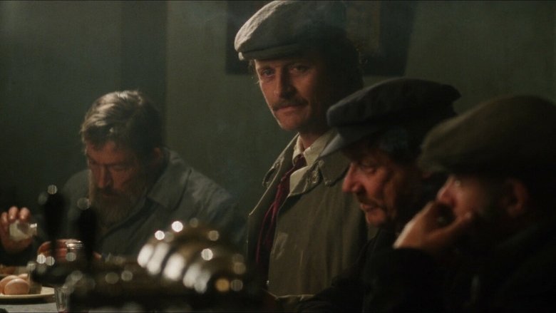 кадр из фильма Легенда о святом пропойце