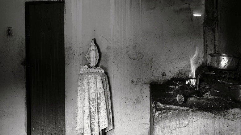 кадр из фильма Mãe Santíssima