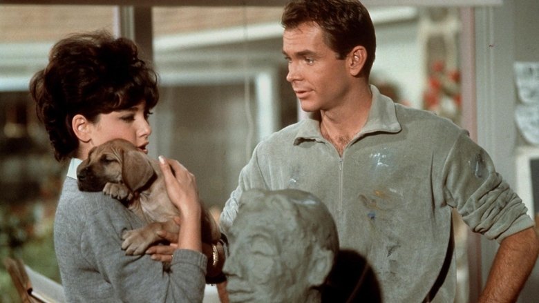 кадр из фильма Гадкая такса