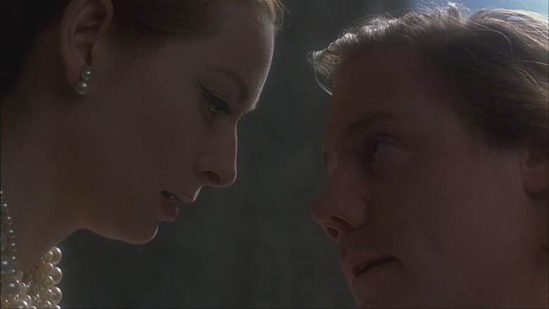 кадр из фильма Эдуард II