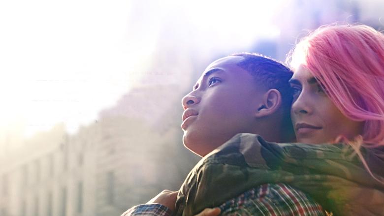 кадр из фильма Жизнь за год