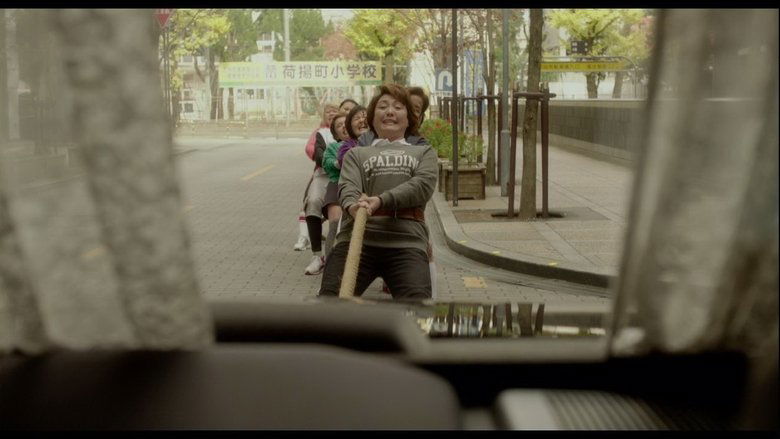 кадр из фильма 綱引いちゃった！