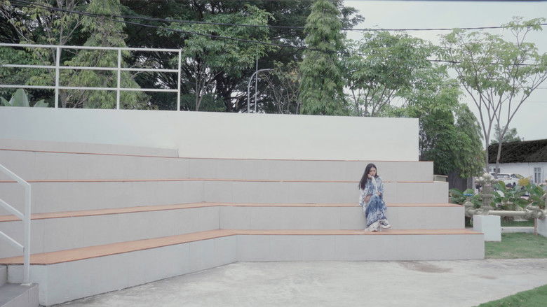 кадр из фильма Benang Dalam Awan