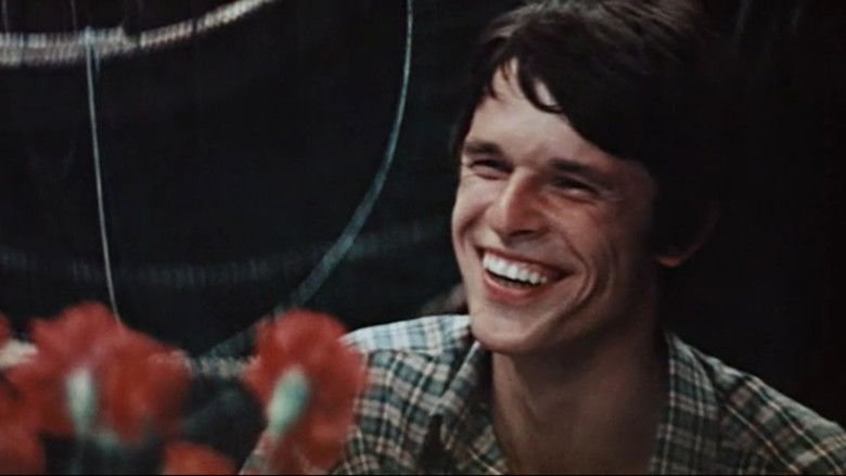 кадр из фильма Яблоко в реке