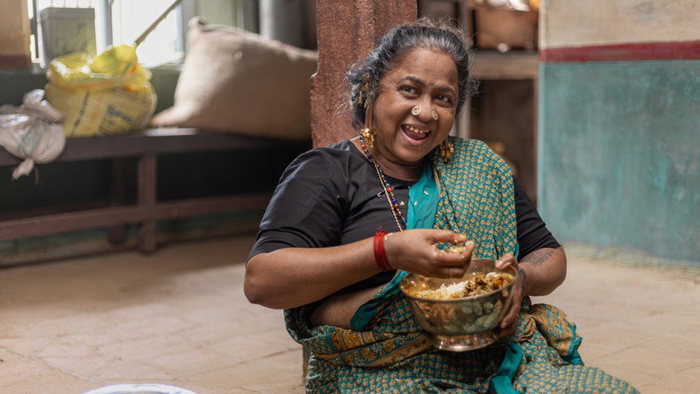 кадр из фильма தாய் கிழவி