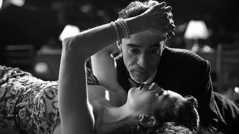 кадр из фильма El fantástico mundo de Juan Orol