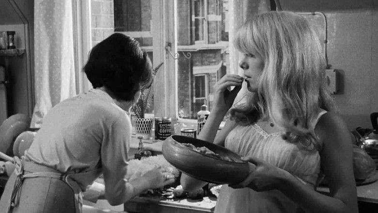 кадр из фильма Отвращение