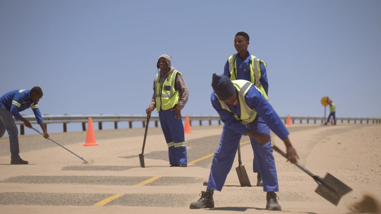 кадр из фильма Desert Paradise