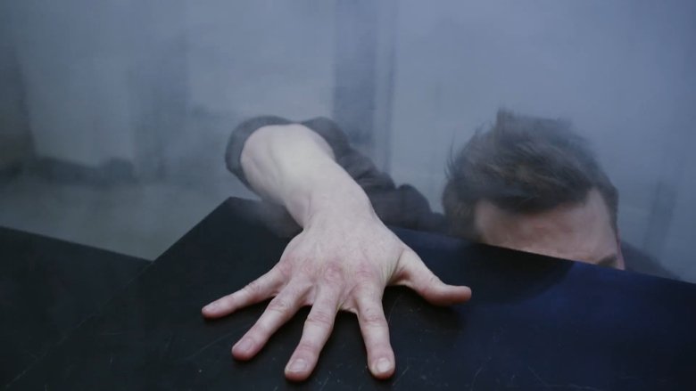 кадр из фильма Студентка и зомбяк-укурыш