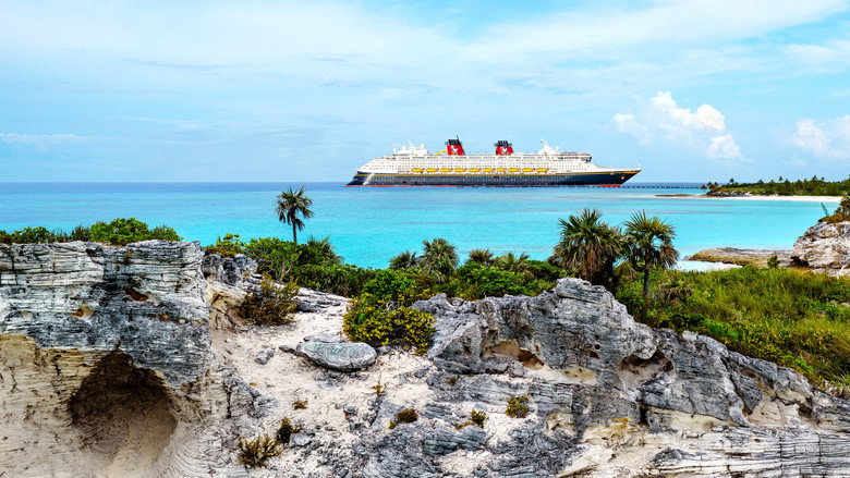 кадр из фильма Magic of Disney Lookout Cay at Lighthouse Point