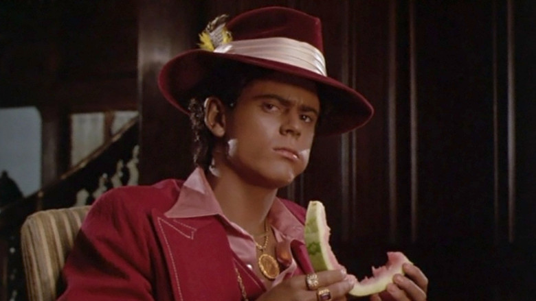 кадр из фильма Свой в доску