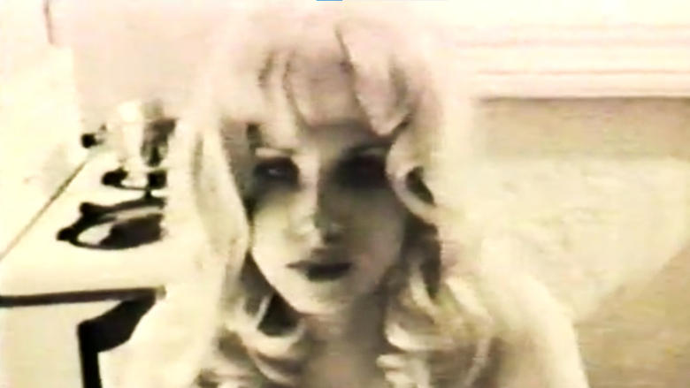 кадр из фильма Барби