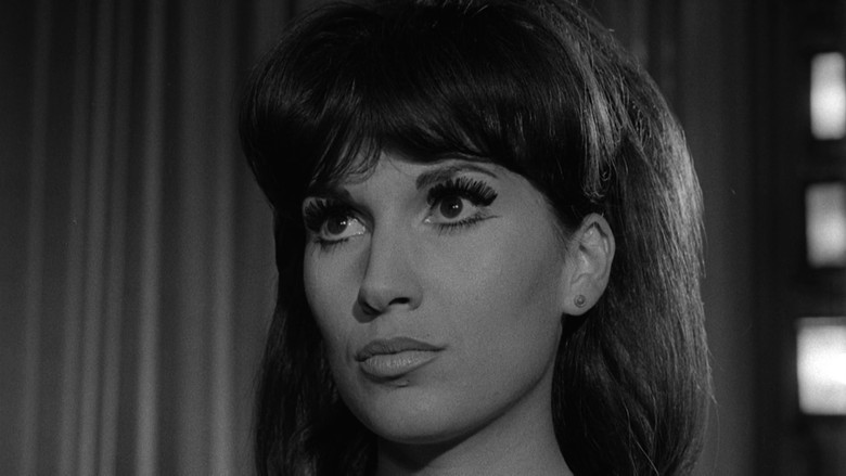 кадр из фильма Devil Doll