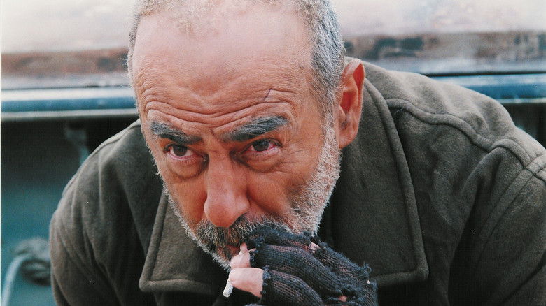 кадр из фильма Танцуя в пыли