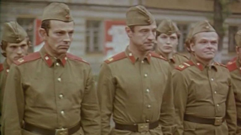 кадр из фильма Вернёмся осенью