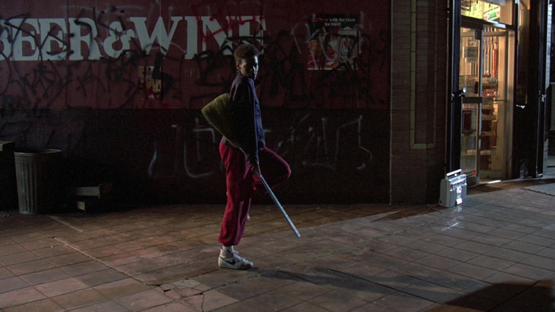 кадр из фильма Брейк-данс