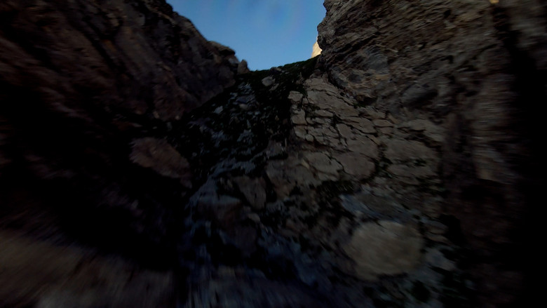 кадр из фильма Equilibre