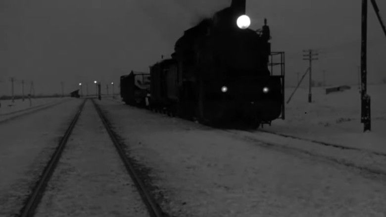 кадр из фильма Материнское поле