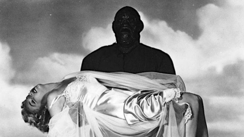 кадр из фильма Тварь ходит среди нас