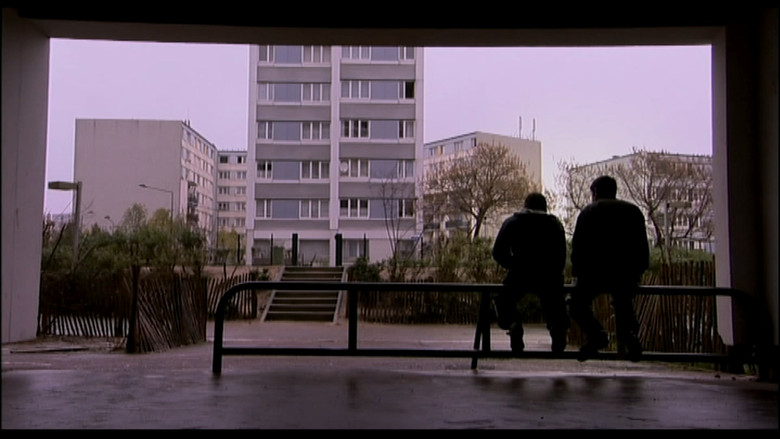кадр из фильма L'Esquive