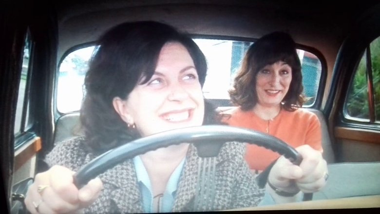 кадр из фильма Agnes Browne