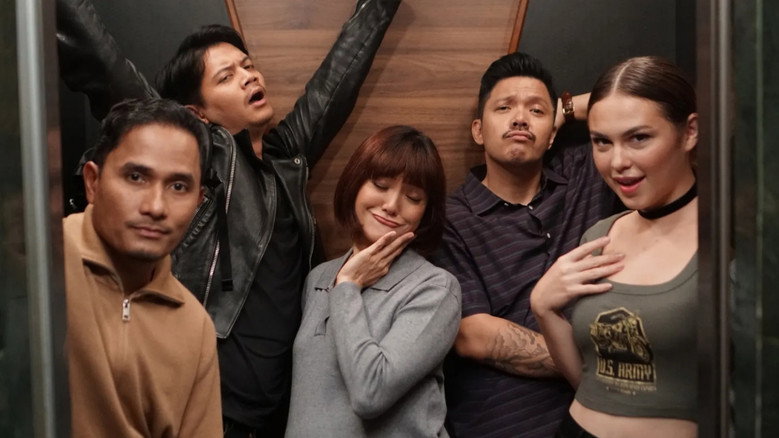 кадр из фильма Tiba Tiba Setan