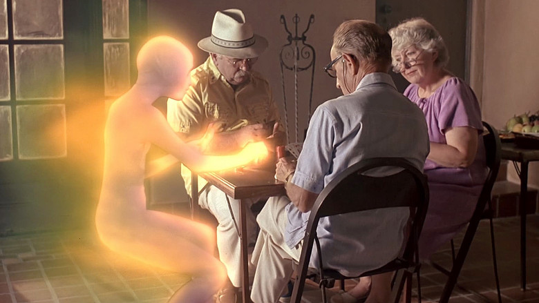 кадр из фильма Кокон