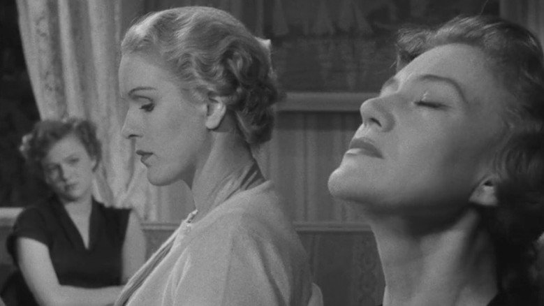 кадр из фильма Женщины ждут