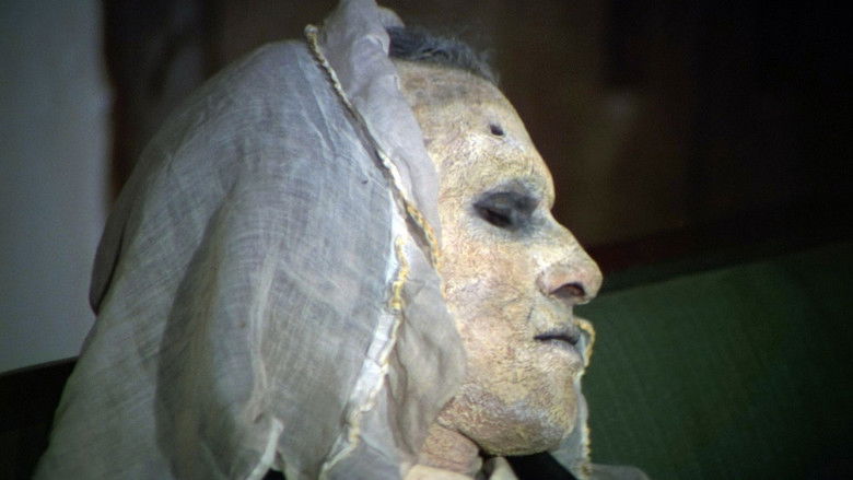 кадр из фильма Трупы детям не игрушка