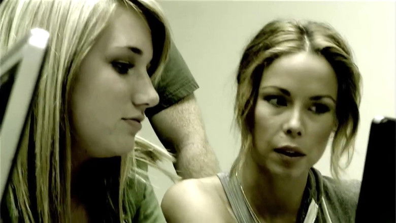 кадр из фильма Apparition