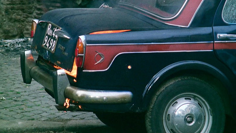 кадр из фильма Roma l'altra faccia della violenza