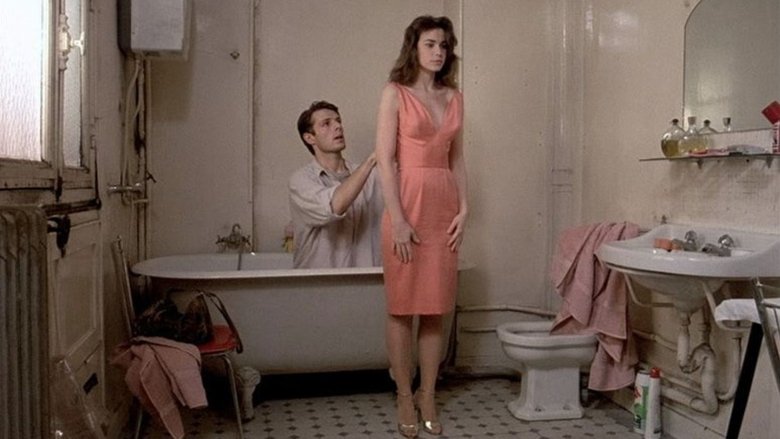 кадр из фильма Публичная женщина