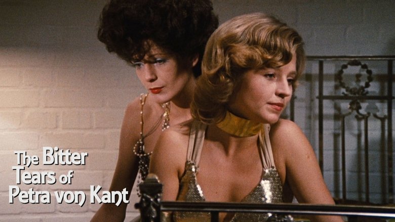 кадр из фильма Горькие слезы Петры Фон Кант