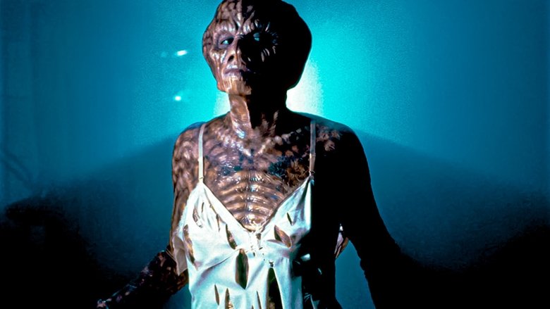 кадр из фильма Сказки с темной стороны