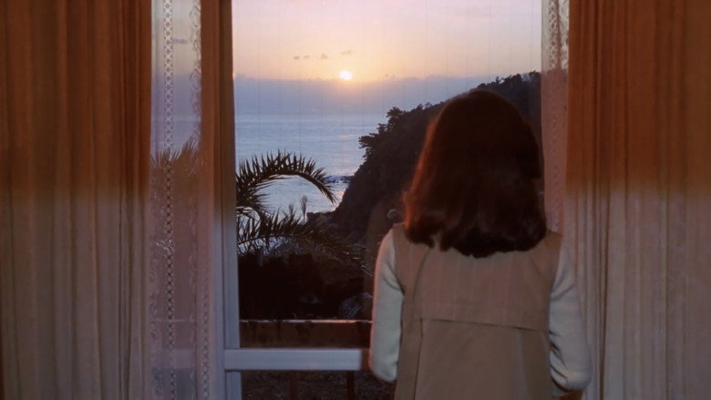 кадр из фильма 闇に抱かれて