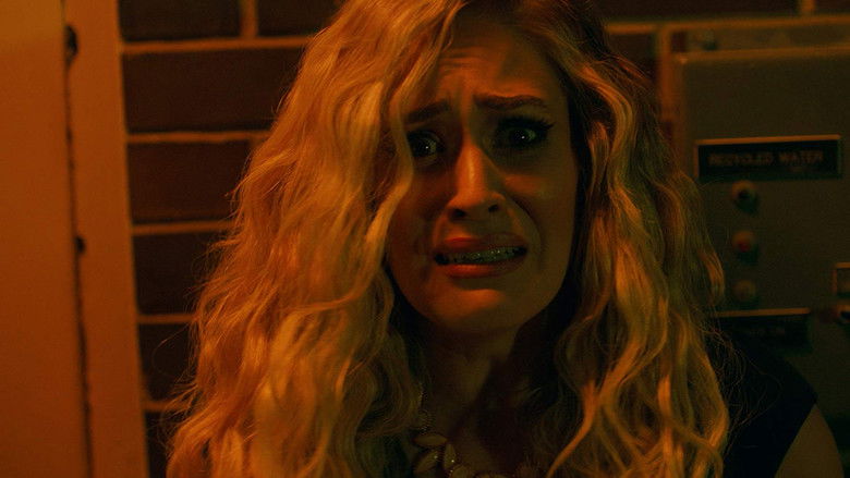 кадр из фильма Убийца на вечере встречи выпускников