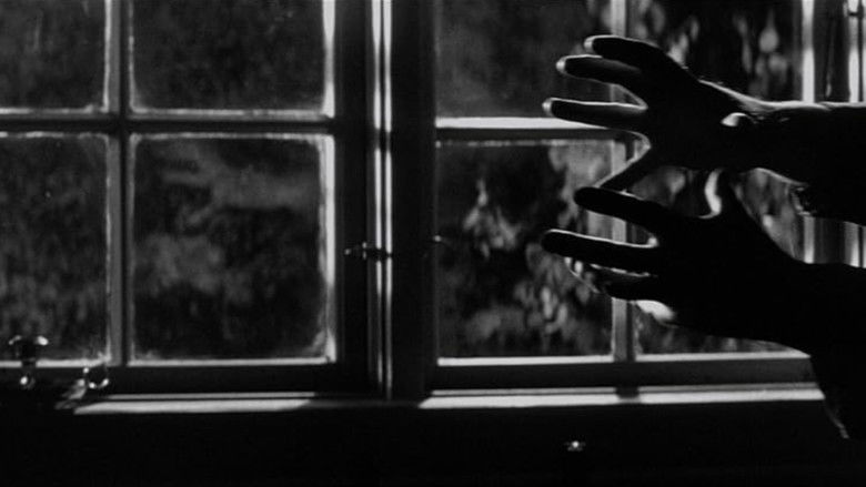 кадр из фильма Мёртвое озеро