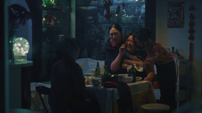 кадр из фильма Дворец голубого Солнца